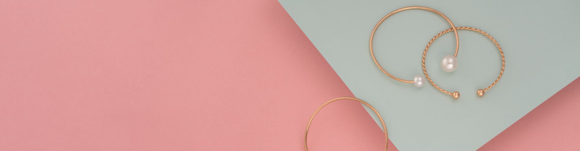 bracelet banner